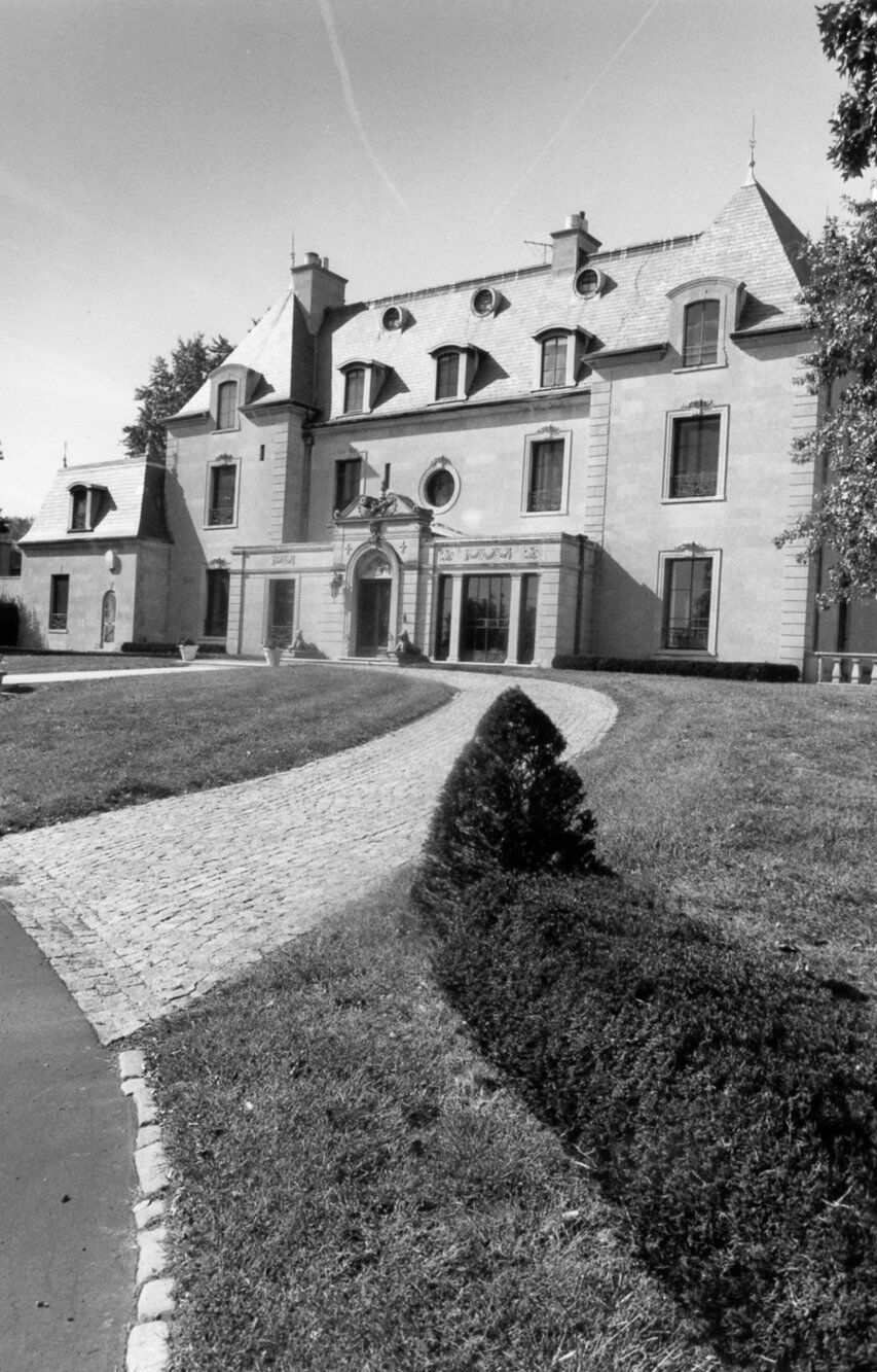 The historic Vouziers mansion in 1991